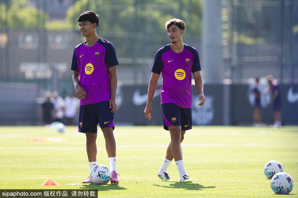 西甲首次“出海”！巴塞罗那与比利亚雷亚尔将移师迈阿密硬石体育场上演巅峰对决